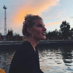 Meet your Posher, Olivia